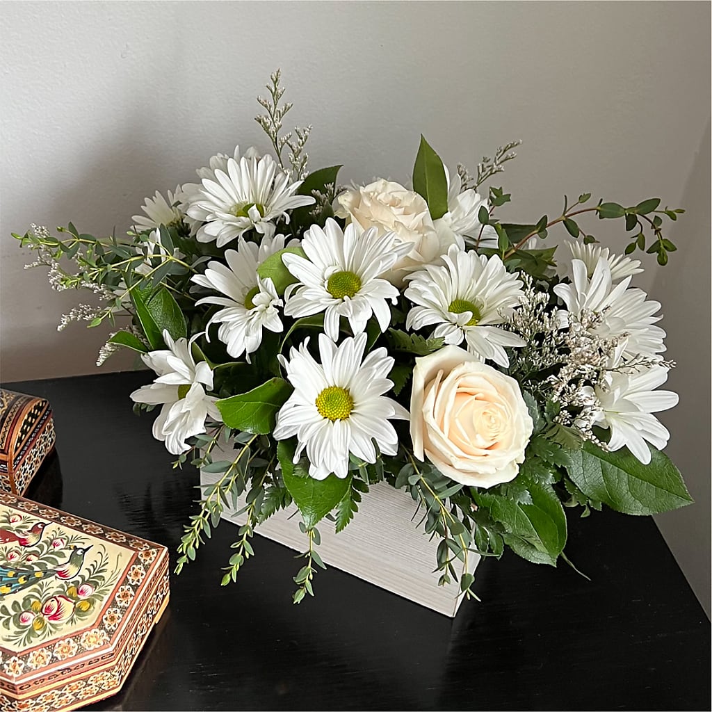 Fresh Linen Box Bouquet – King Wholesale Flowers Co, Bradenton FL