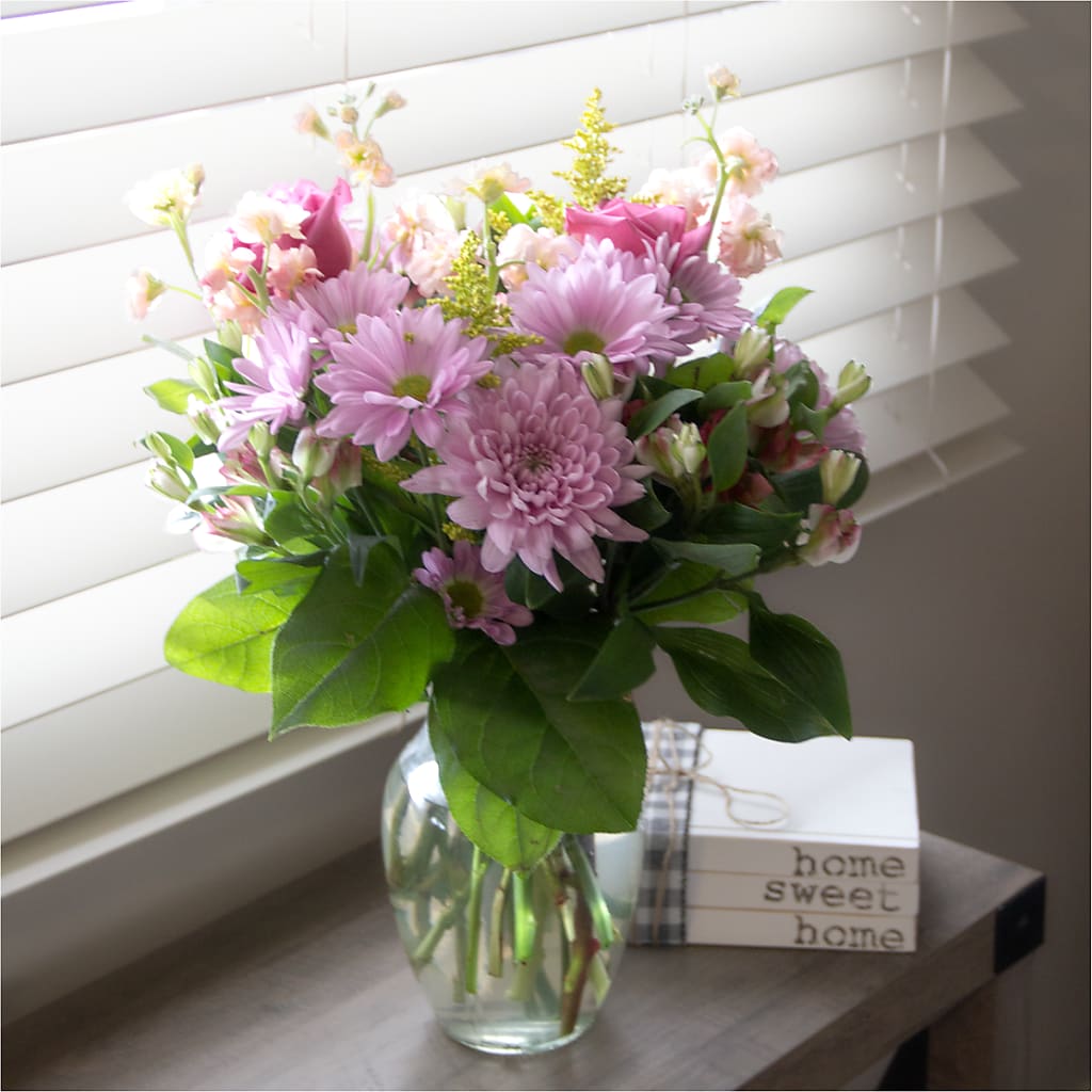 Pastel Tradition - A Florist Original – King Wholesale Flowers Co, Bradenton FL