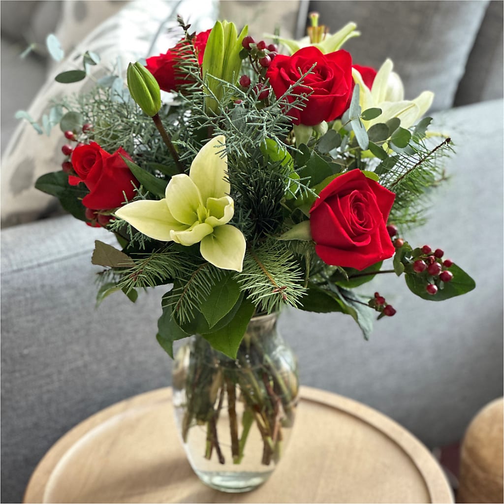 Glittering Lights Bouquet – King Wholesale Flowers Co, Bradenton FL