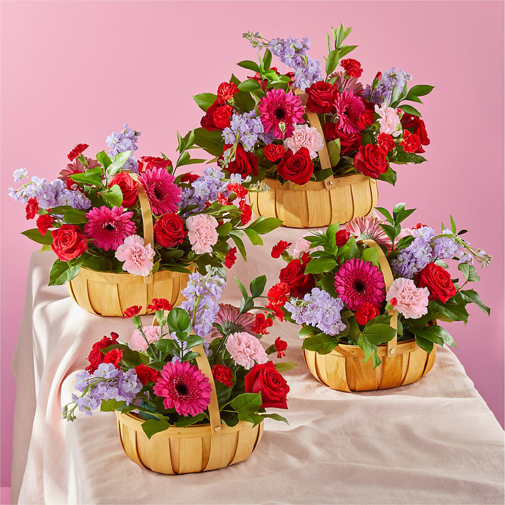 Pink Picnic Basket – King Wholesale Flowers Co, Bradenton FL