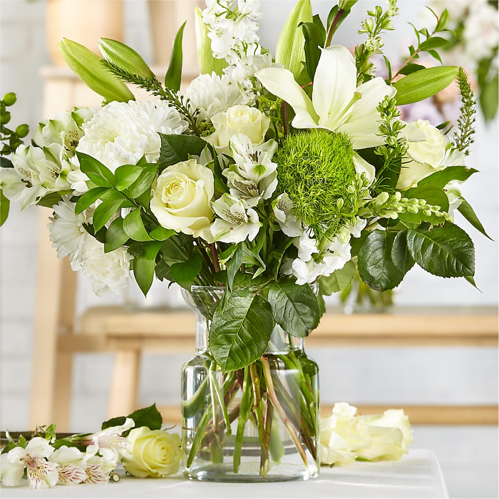 Classic Ivory – A Florist Original – The Flower Place, Bradenton FL