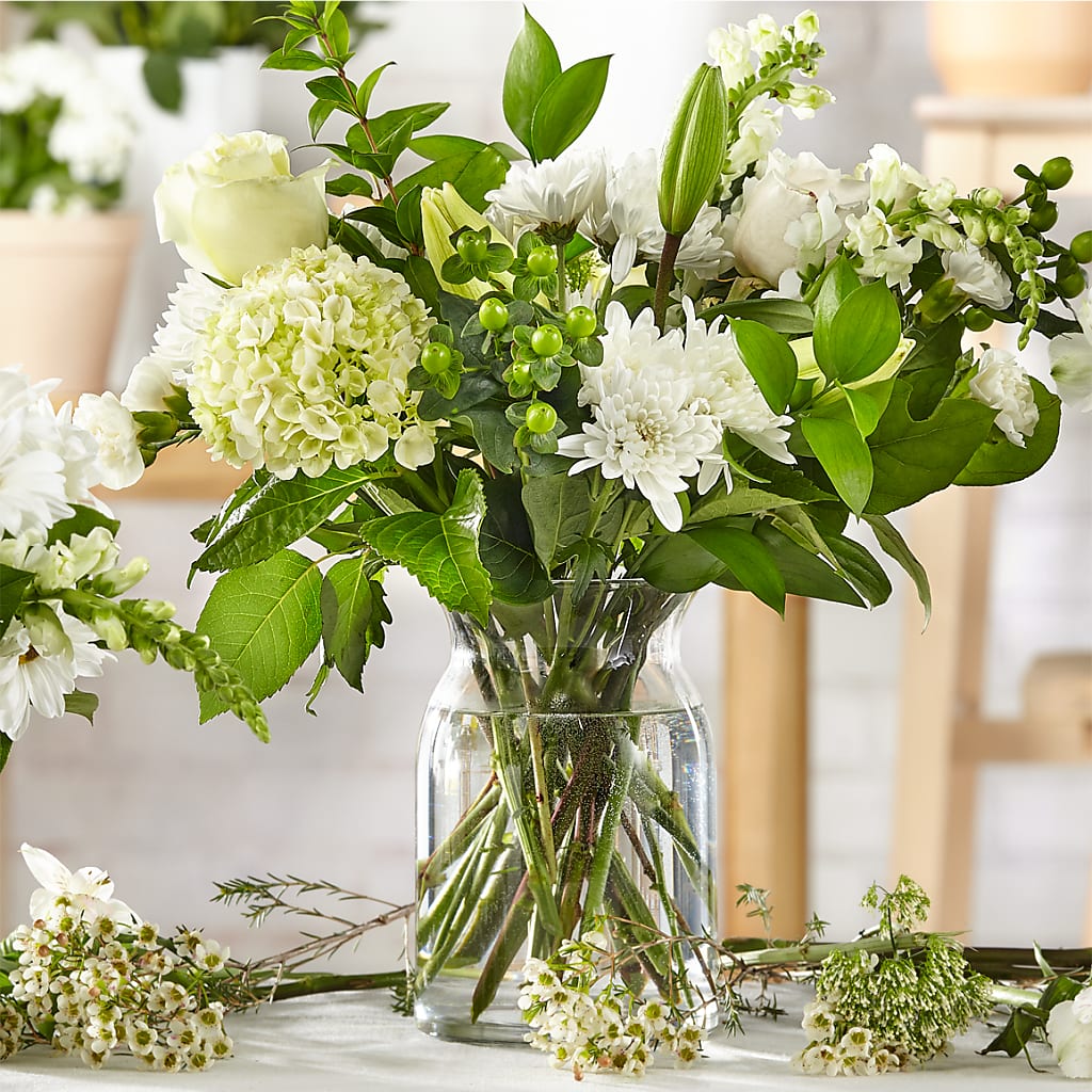 Classic Ivory – A Florist Original – The Flower Place, Bradenton FL