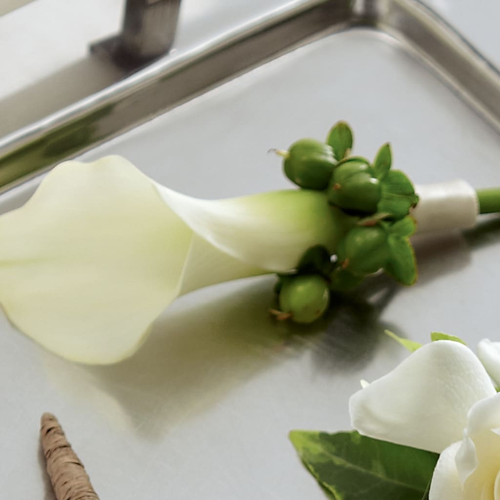 White Calla Boutonniere – The Flower Place, Bradenton FL
