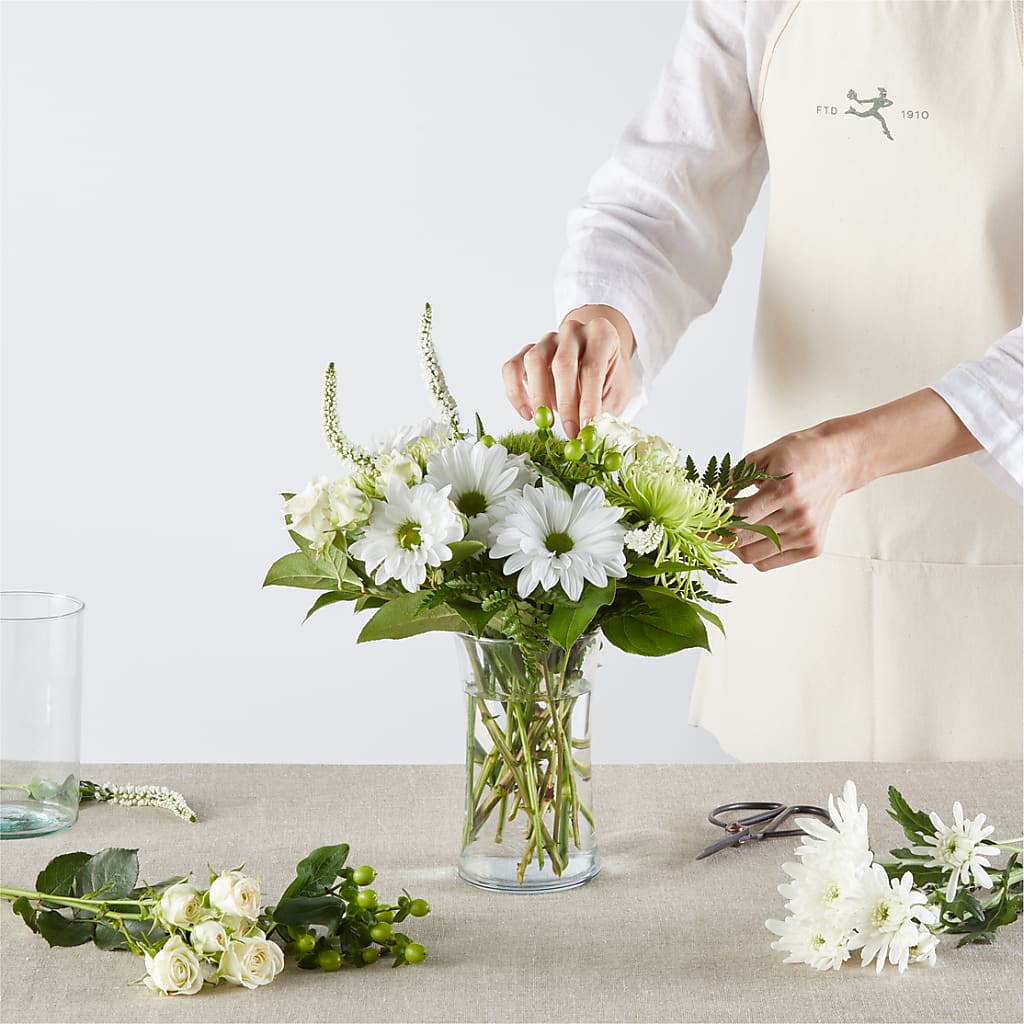 Irish Garden - A Florist Original –  King Wholesale Flowers Co, Bradenton FL