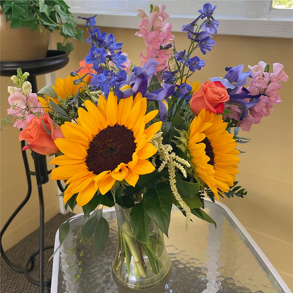 Rays of Life Bouquet –  King Wholesale Flowers Co, Bradenton FL