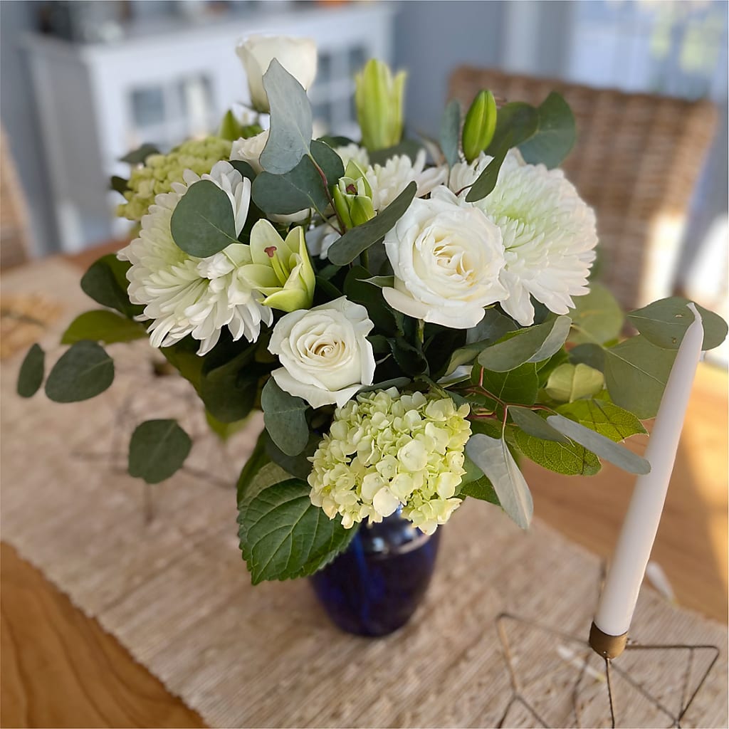 Snowy Dreams Bouquet –  King Wholesale Flowers Co, Bradenton FL
