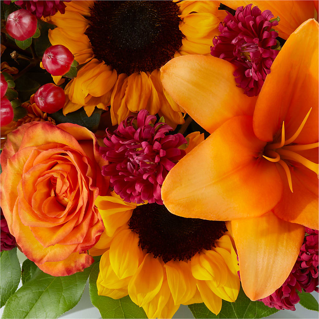 Grateful Centerpiece –  King Wholesale Flowers Co, Bradenton FL