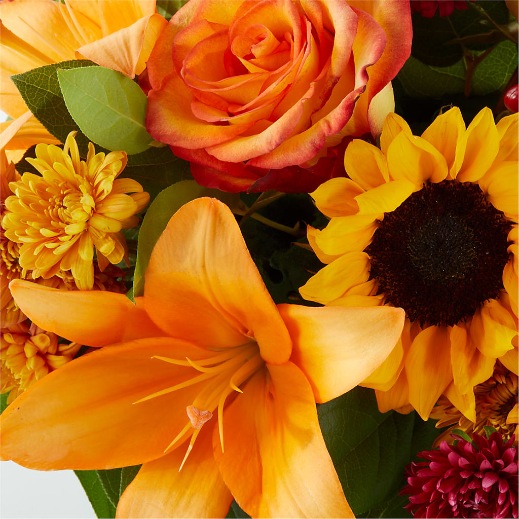 Grateful Centerpiece –  King Wholesale Flowers Co, Bradenton FL