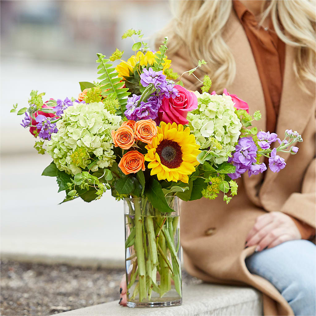 Vibrant Greetings Bouquet –  King Wholesale Flowers Co, Bradenton FL