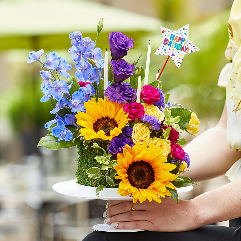 Star of the Day Floral Cake –  King Wholesale Flowers Co, Bradenton FL